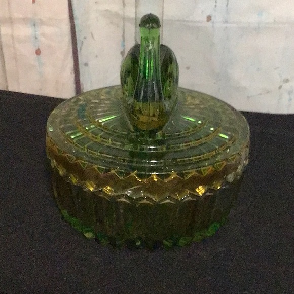 Green Glass Swan Powder dish / Lipstick holder - Picture 2 of 11